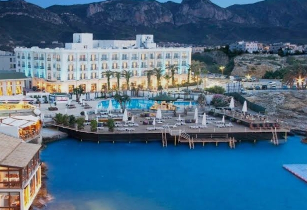 ROCKS OTEL