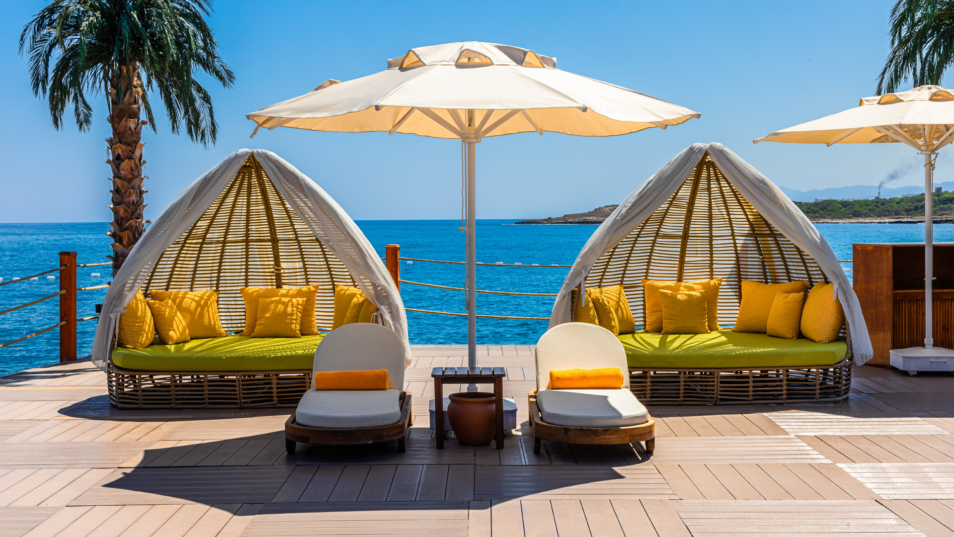 DAY BED